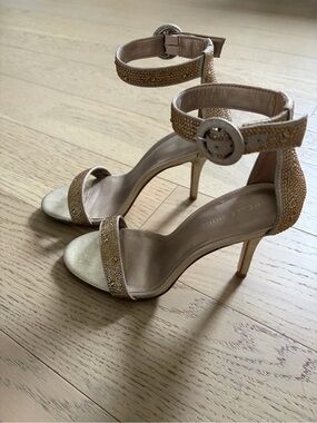 Pelle Moda Gold Beaded Ankle-Strap Stiletto Sandals Heels size 7